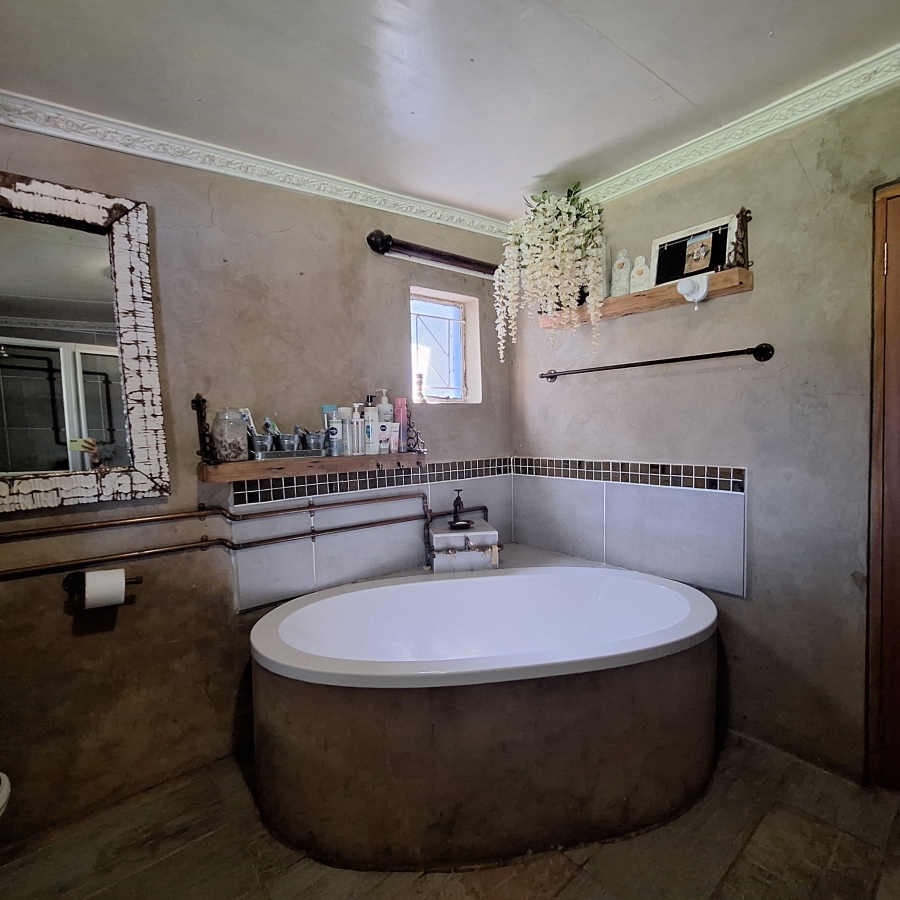 5 Bedroom Property for Sale in Frankfort Free State